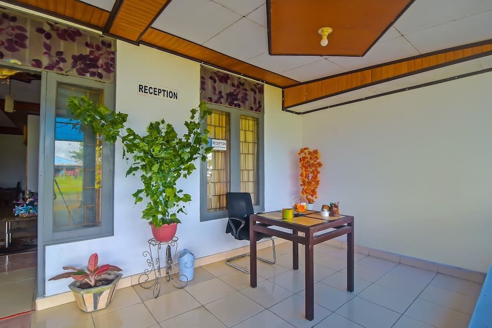 Hotel O Filadelfia Resto & Penginapan Near Benteng Moraya