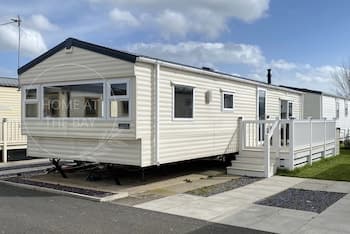 Caravan With Decking at Lyons Robinhood