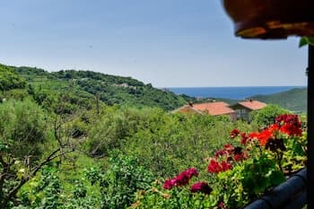 Sea View Villa w Terrace 10 Min to Beach in Budva