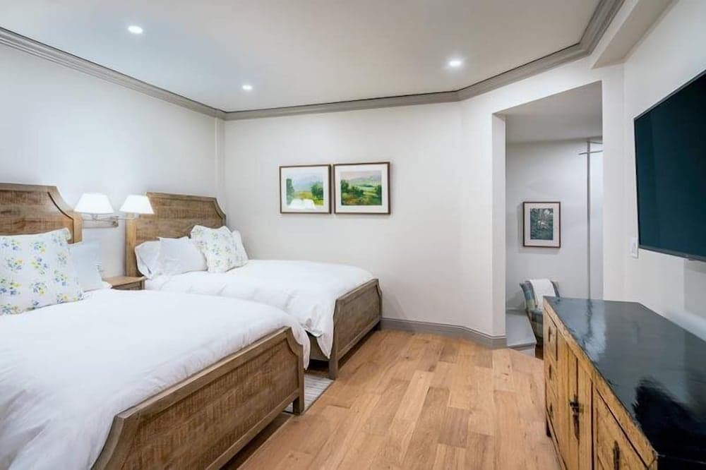 Beaver Creek Village Ski In, Ski Out 3 Bedroom