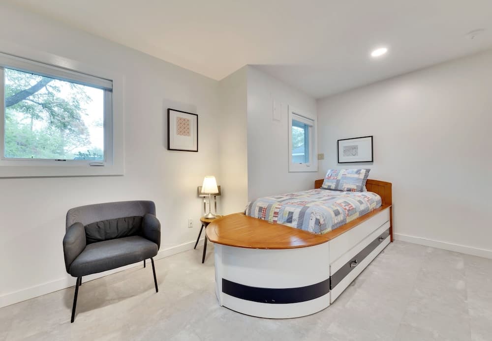 Beach House 2 on Lake LBJ - Sleeps 24