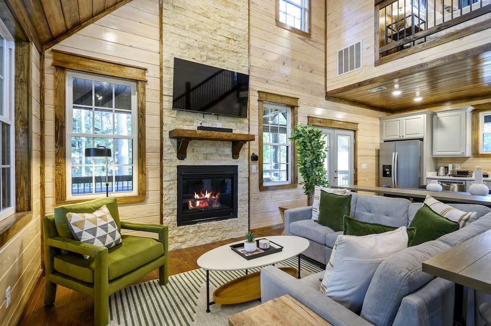 Hillside Pines by Boutiq