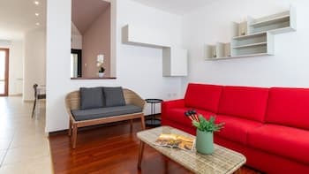 Xenia Boutique Tirso 1