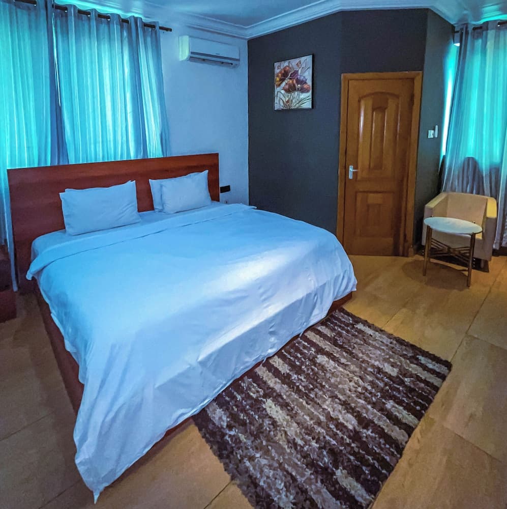 RK Italian Boy Hotel