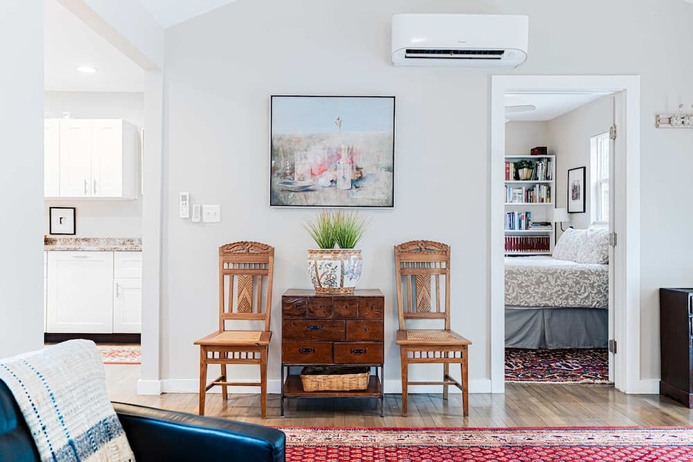 Beautiful Cottage Close to Downtown Austin