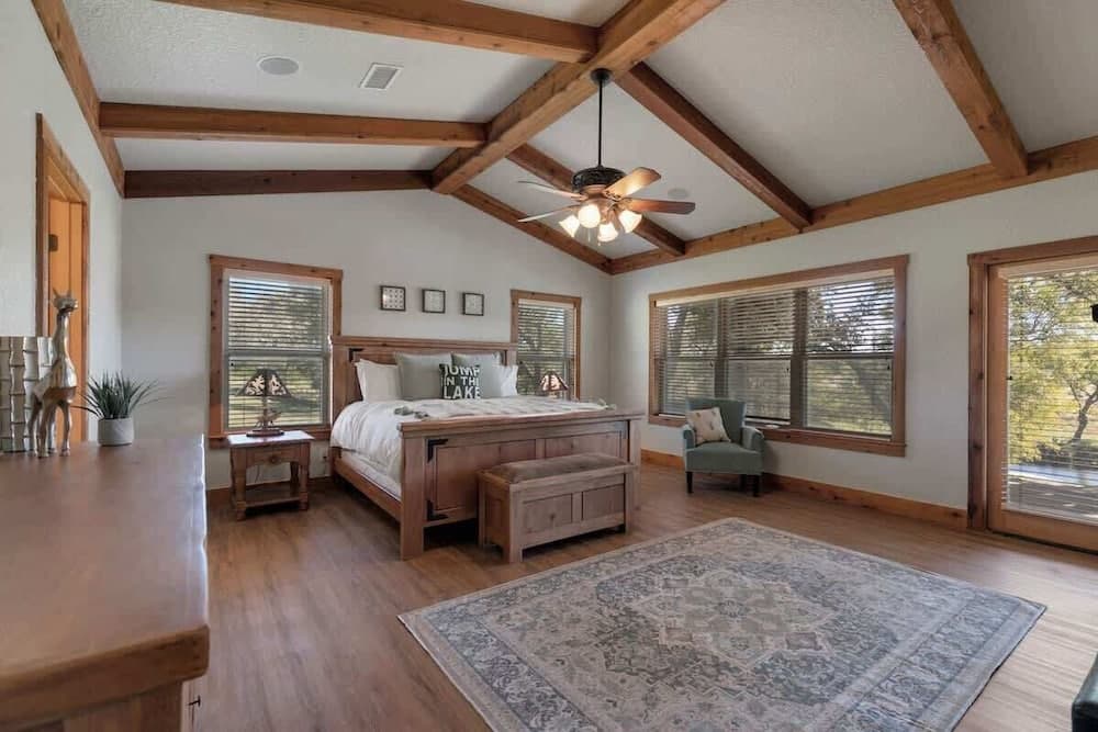 Ranch Retreat Creek View - Pool Table and Fire Pit