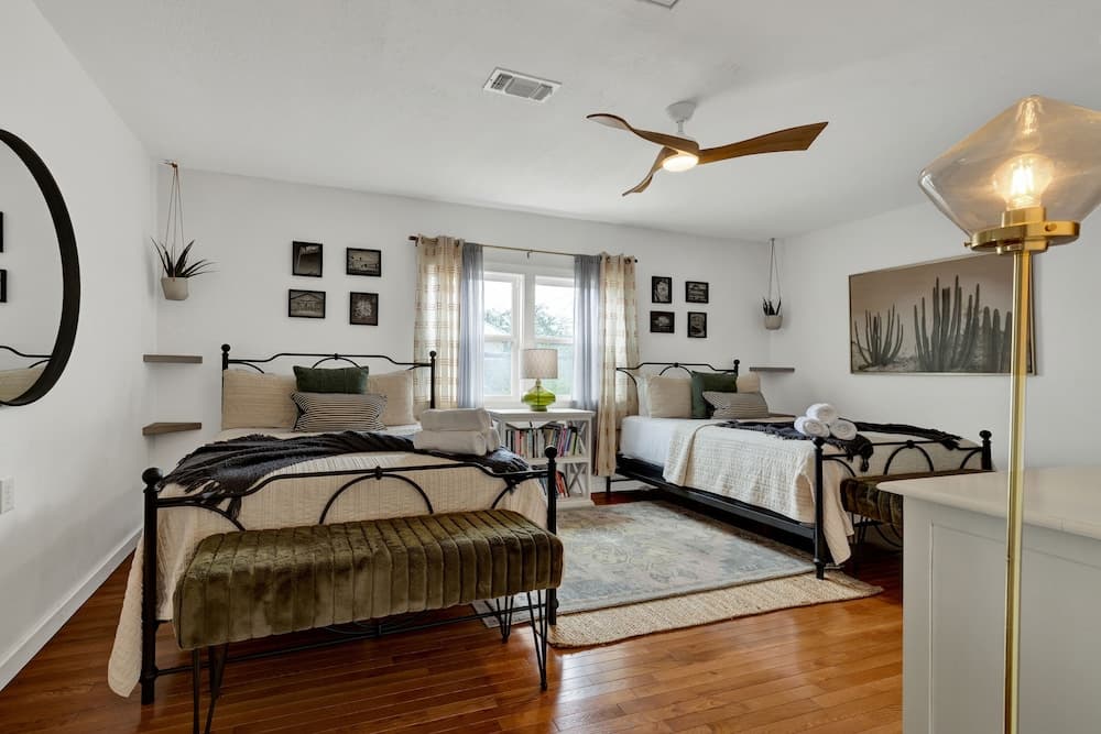 Walk 2 Main Hot Tub Putt-putt