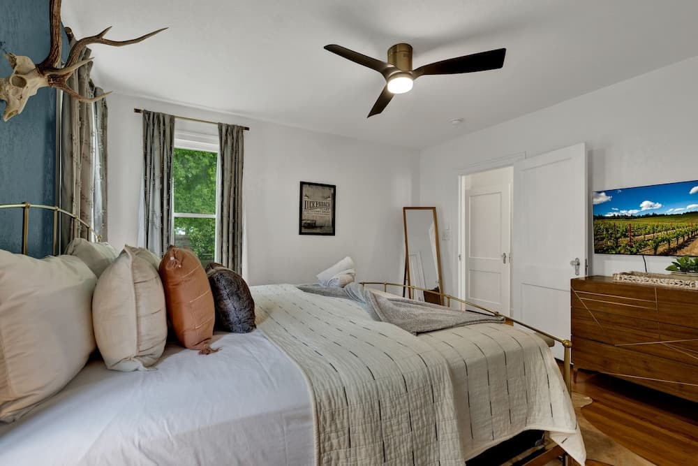 Walk 2 Main Hot Tub Putt-putt