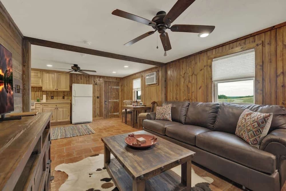 Ohana Ranch Cabin - 12 Minutes to Historic Main St