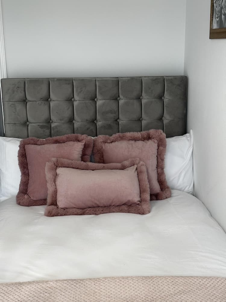 Luxurious two Bedrooms Apartment Slough