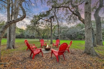 Canyon Lake Grill and Firepit Walk to Lake