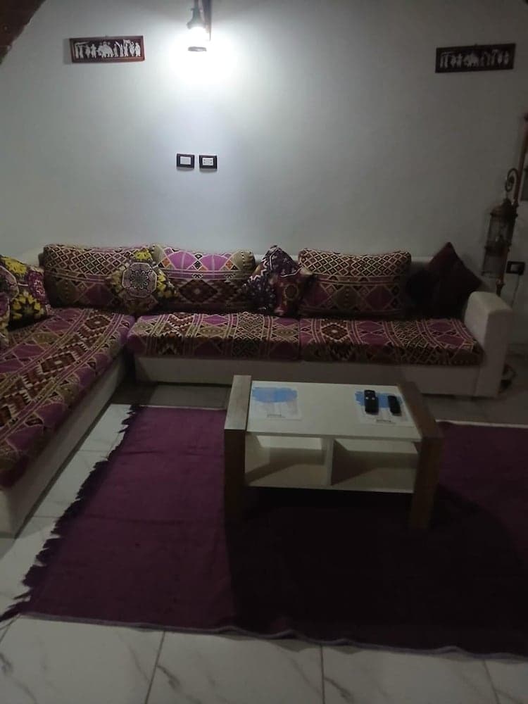 3-bed Sleeps 6 With Sea View & Free Parking