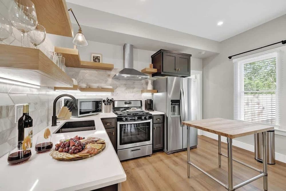 The Grove-a Charming Cottage - 2 Blks to Main St