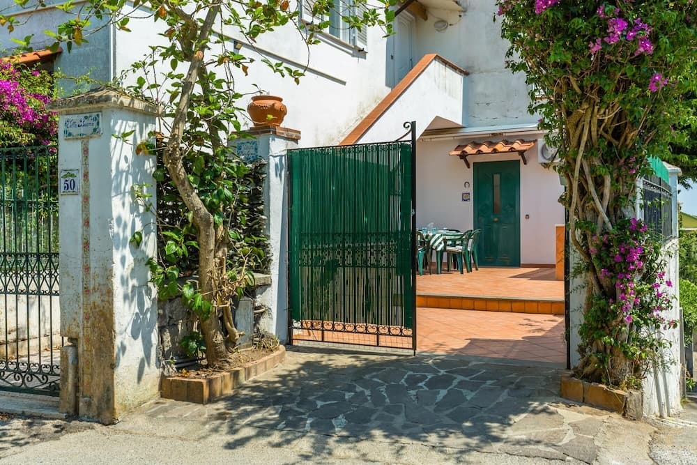 Friendly Family Apartment at Ischia