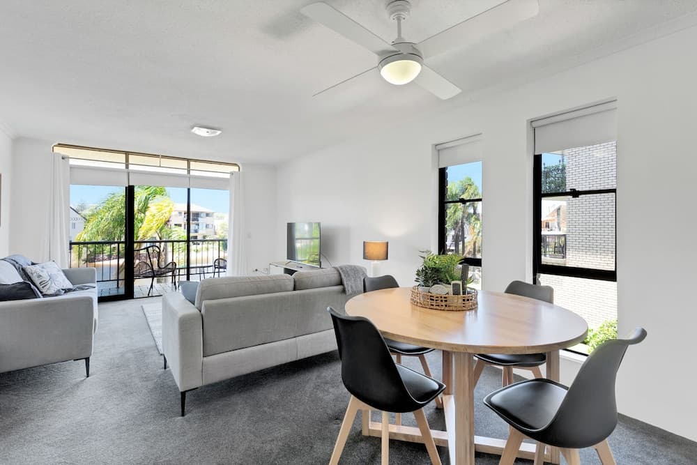 HACIENDA- CANAL VIEWS AND COMFORT