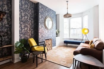 Luxurious 4-bedroom Home on Trendy Ormeau, Belfast