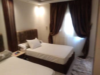 grand pyramids view inn