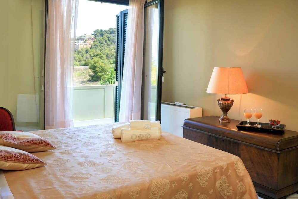 Koralia - Chania's Card Postal Villa Majestic View