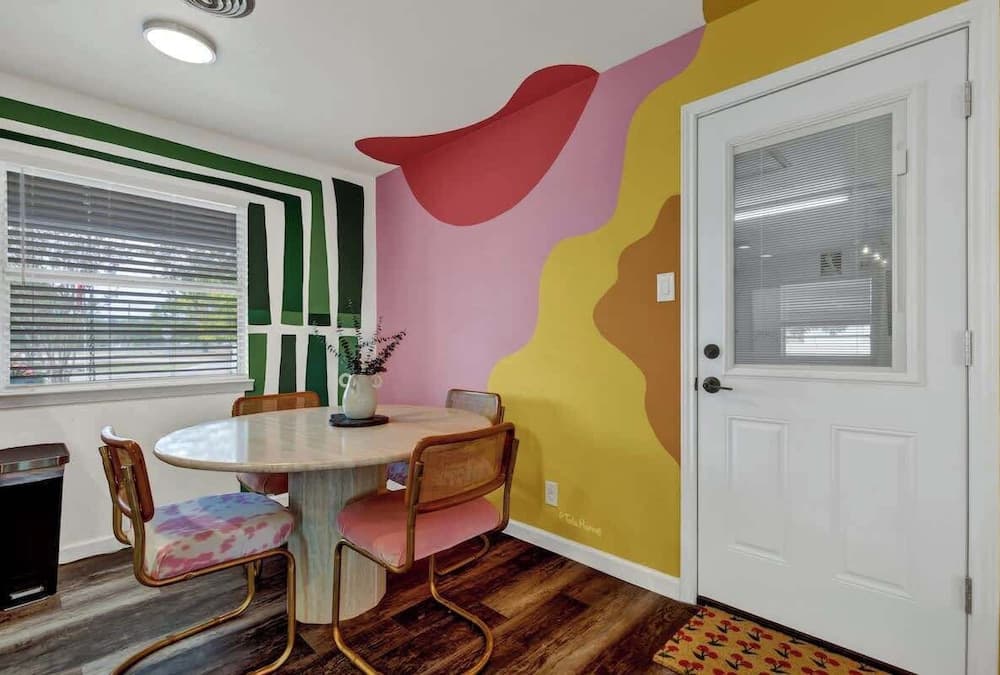 Eclectic Fun Haus With Hot Tub - 3 Min Drive to Main