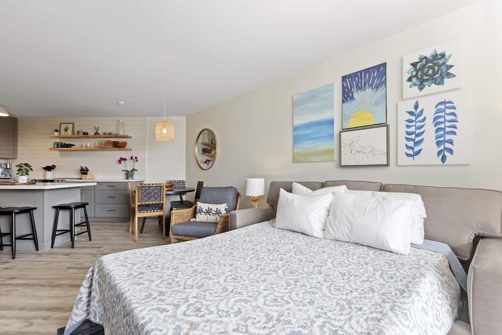 Aloha Chic Penthouse Vistas