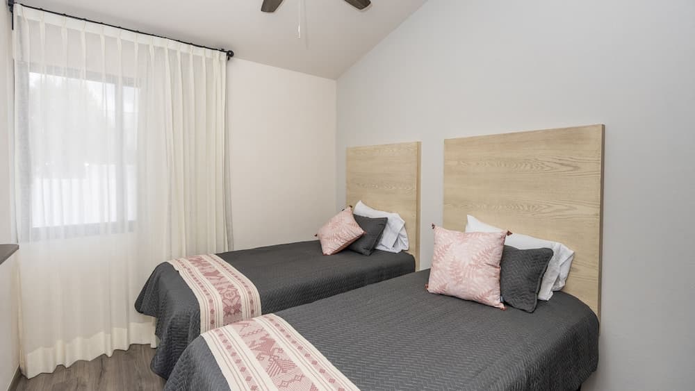 4BR Oasis with Pool & Gym at Nueva Escondida