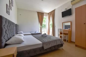 Flat w Garden 5 min to Miami Beach in Ulcinj