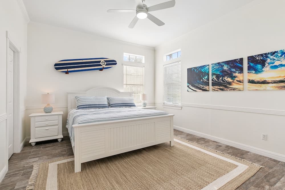 Luxury Beach House With Pool, Hot Tub and Grilling Station!