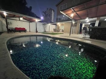 Casa con Piscina en Limajo