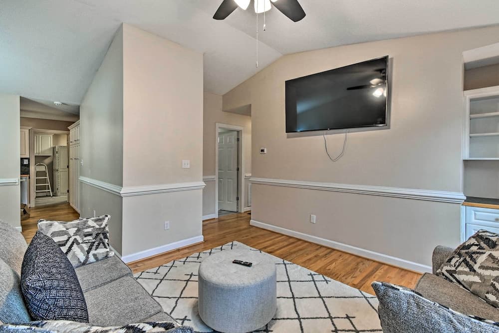 Lillington Home ~ 1 Mi to Cape Fear River!