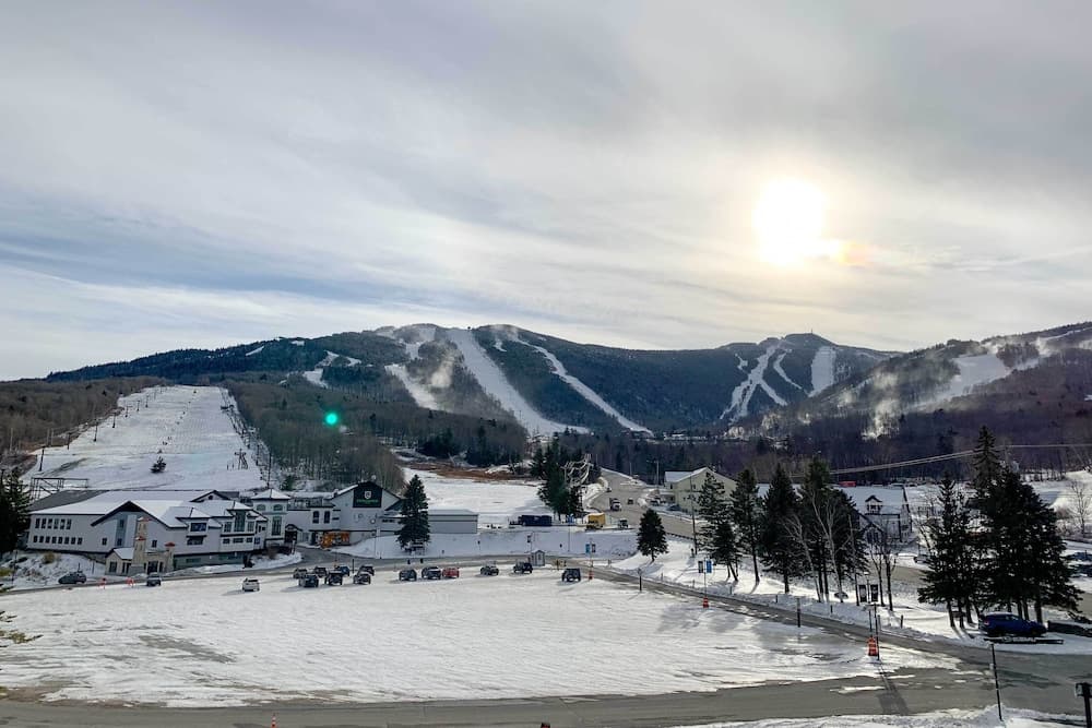 Walk to Lifts: Killington Condo, Garage Parking