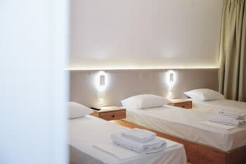 Parrots Home Lalez Bay