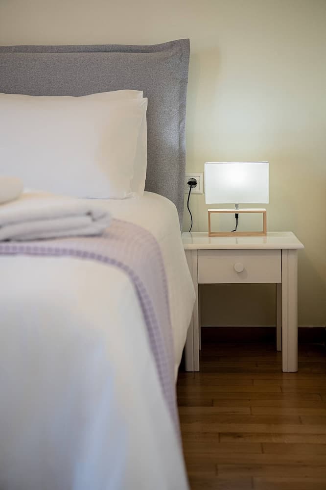 Tuscany Villa Near Marathi Beach 13pl 5bd