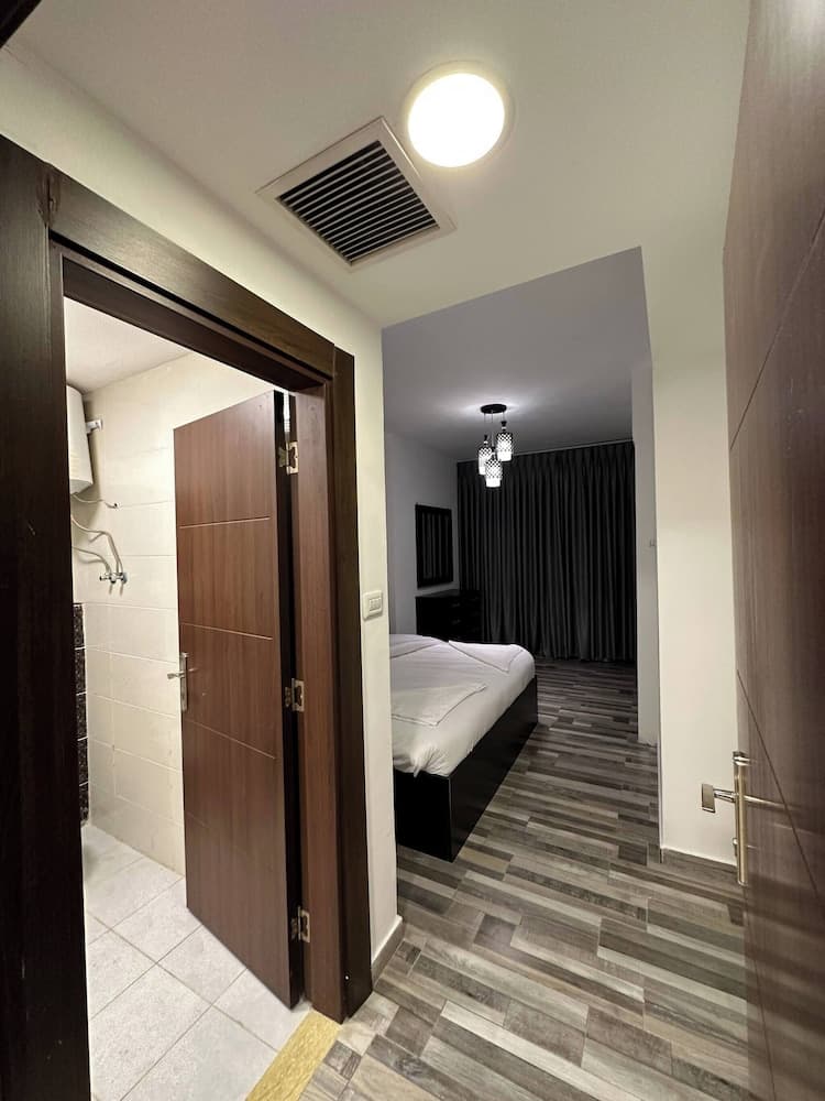 Abdoun Rooftop 2bedroom Kh&sh 02