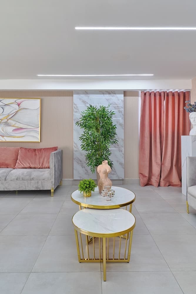 Central Suites Tower