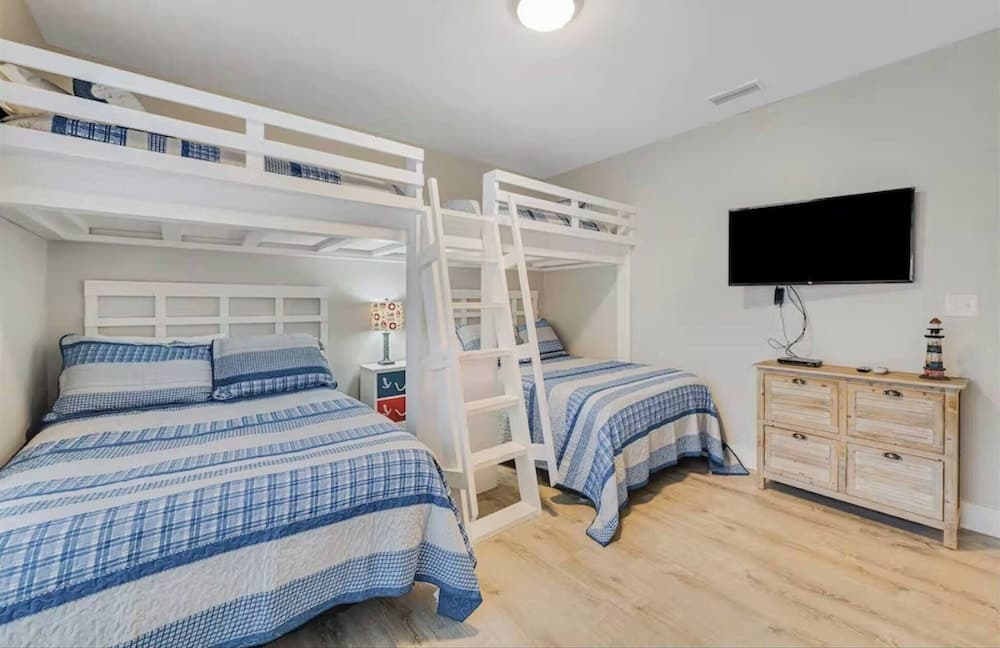 Sandy Toes 7028 2 Pools Beach New New