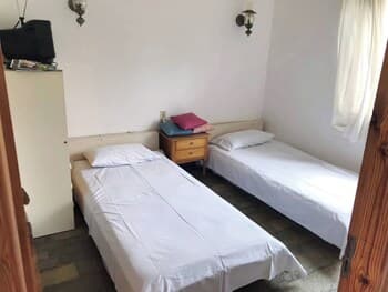 Cottage In Front Of The Beach Traditional Style