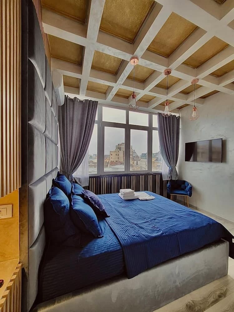 The Royalty Apartment old Town Center