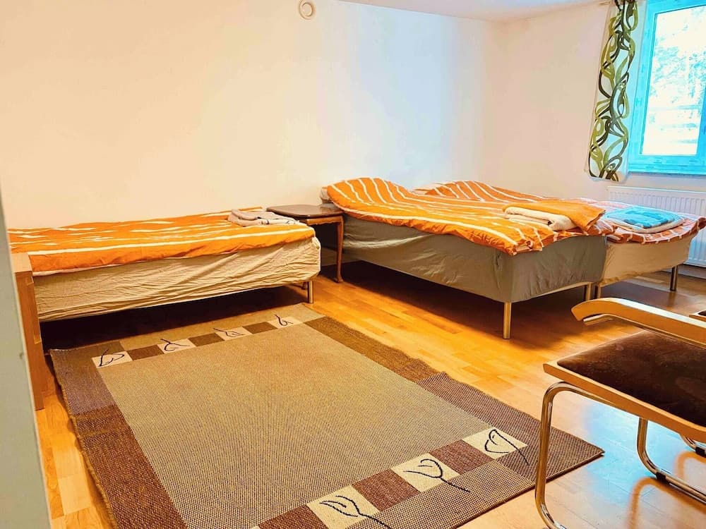 Bjurvik's Villa - Flat 1 - Business Customers Only