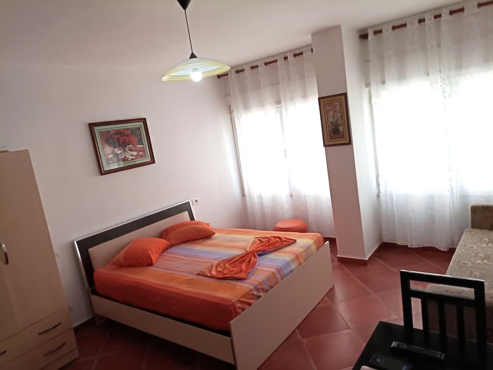 Apartment Shkëmbi i Kavajës Beach,