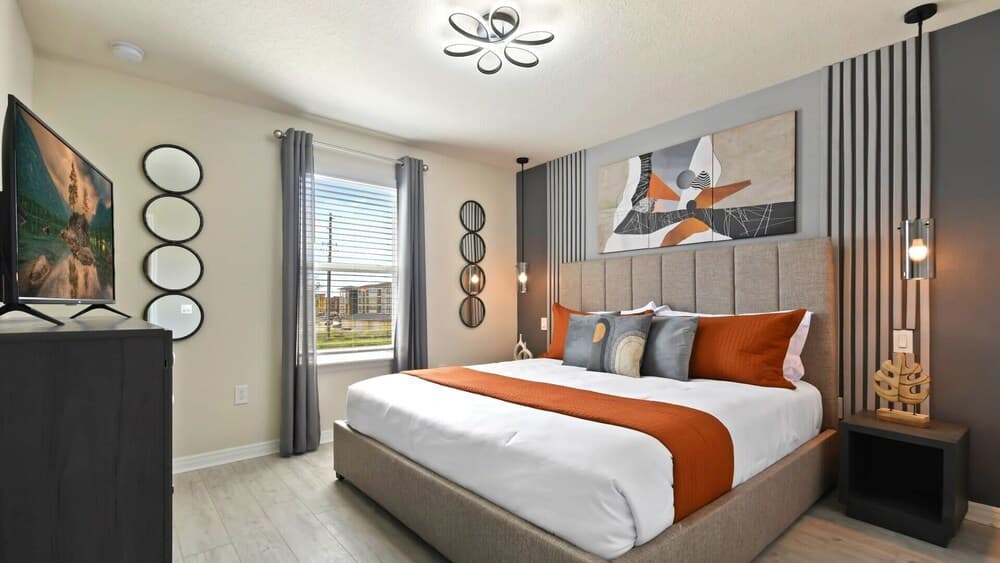 Opulent Villa With Pool & Spa, 10 Miles to Disney