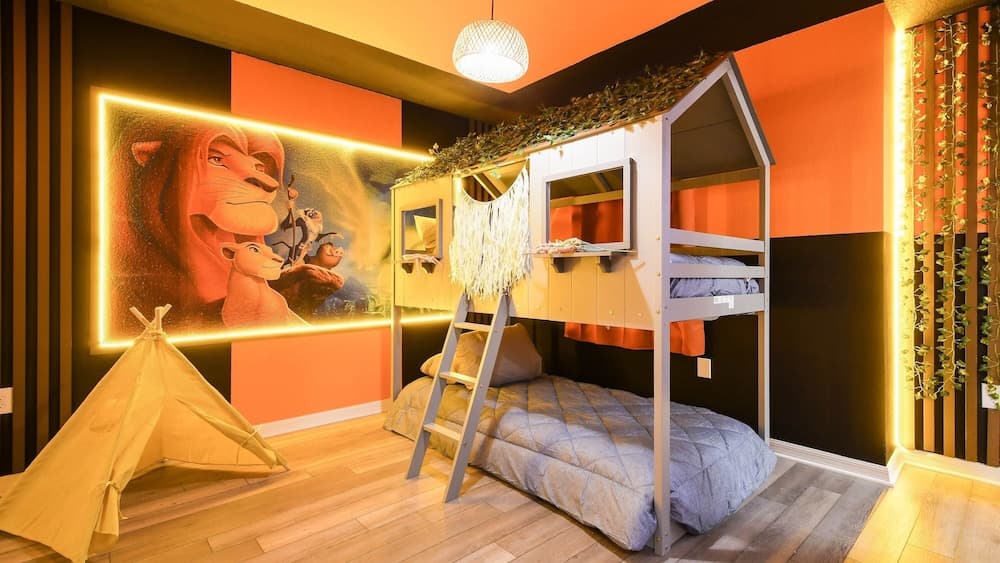 Spacious Home Near Disney With Resort Amenities