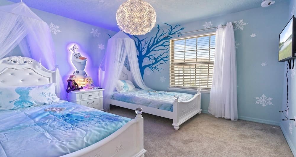 Family Kissimmee 5BR Home Pool/loft/tub