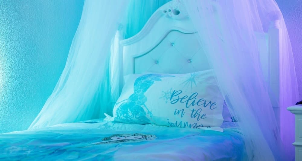 Family Kissimmee 5BR Home Pool/loft/tub