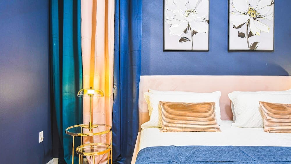 Exclusive Resort Home With Pool & Game Room