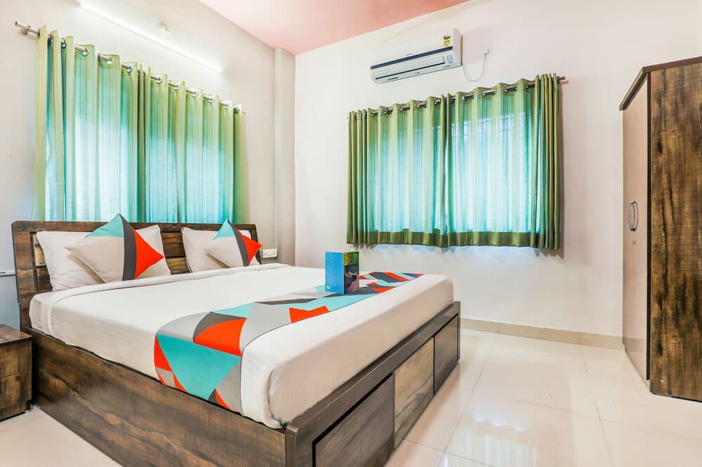 FabHotel Diamond Residency, Airport Road