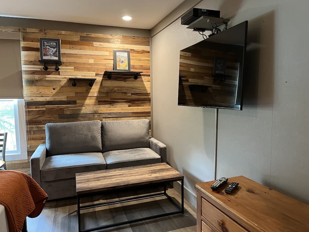 Mountainside Inn 207 1 Bedroom Hotel Room by Alpine Lodging Telluride