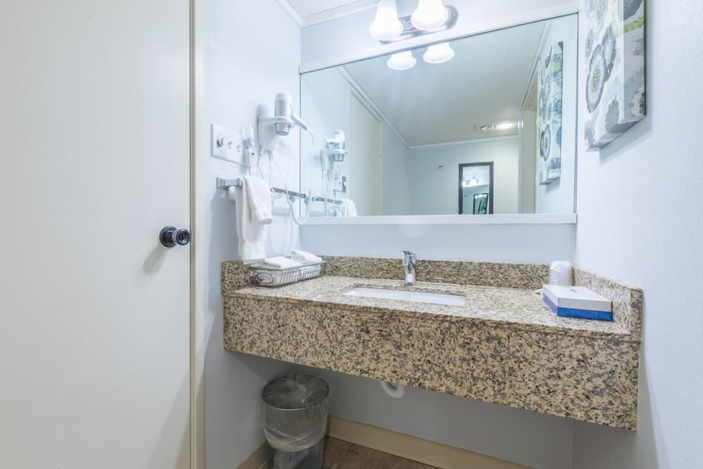 Mountainside Inn 103 1 Bedroom Hotel Room by Alpine Lodging Telluride