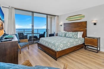 Oceanfront Kaanapali Studio Vistas