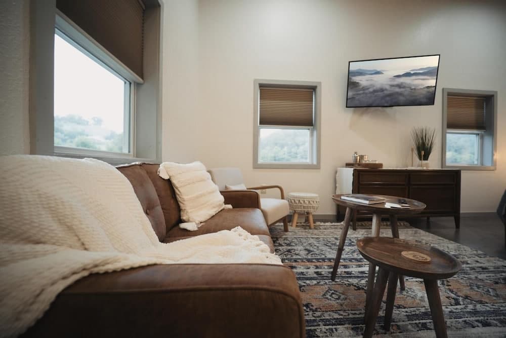 The Boho Barn 1 Bedroom Farmhouse by RedAwning