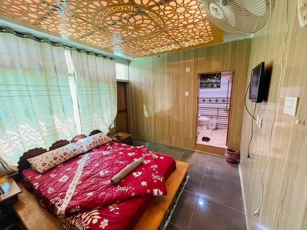 Mondoq Fort Hotel Skardu